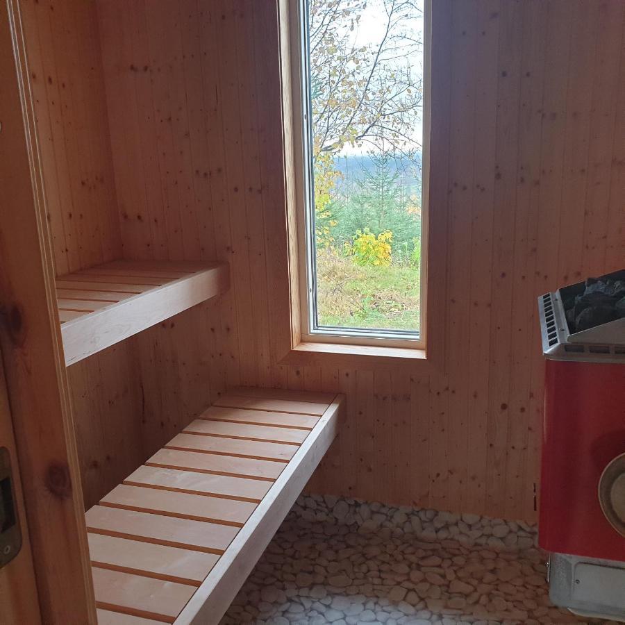 Gaeststuga I Vacker Natur, Bastu, Bubbelpool Sommartid Och Gratis Parkering Naera Ulricehamn Och Lassalyckan, Guesthouse With Nice View With Sauna And Free Parking Close To Dalsjoefors And Fishing Boras Luaran gambar
