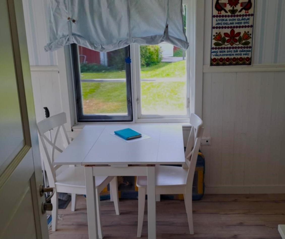 Gaeststuga I Vacker Natur, Bastu, Bubbelpool Sommartid Och Gratis Parkering Naera Ulricehamn Och Lassalyckan, Guesthouse With Nice View With Sauna And Free Parking Close To Dalsjoefors And Fishing Boras Luaran gambar